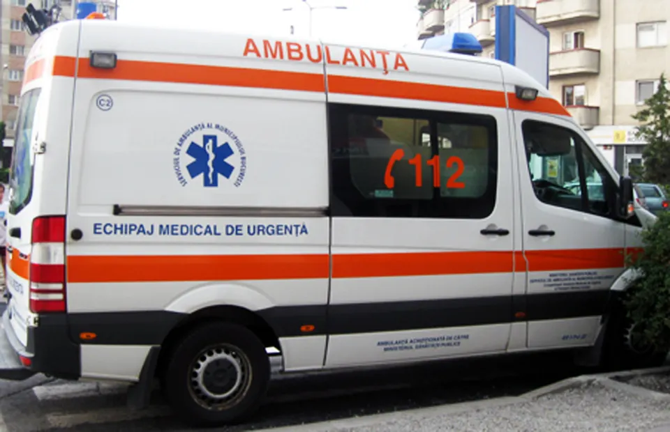 Trei pietoni, un copil şi doi adulţi, au ajuns pe patul de spital