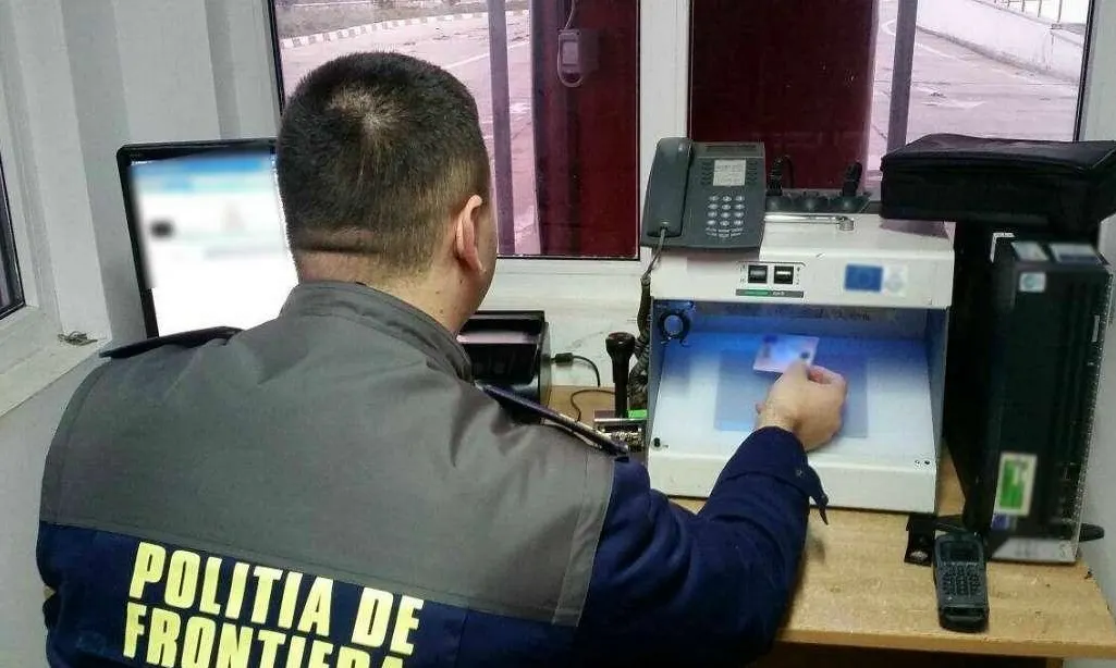 Îşi conducea maşina deşi avea permisul anulat pentru o altă abatere