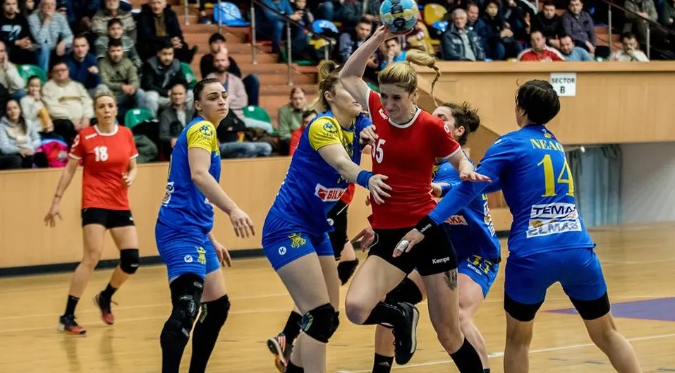 Handbalistele au pierdut primul meci cu Alexandrina Soare pe bancă