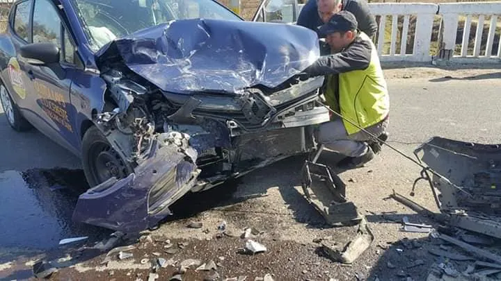 Un autoturism cu volan pe dreapta a produs un accident cu cinci victime