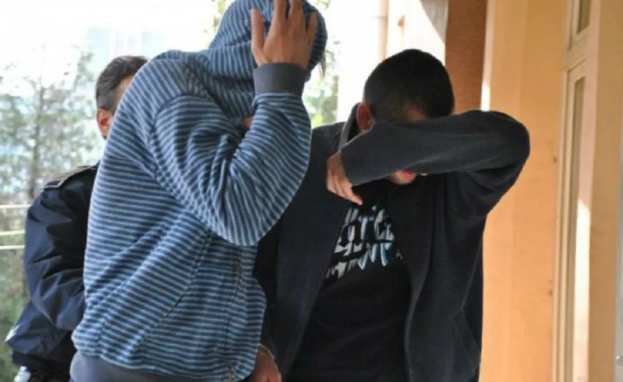 Doi tâlhari violenţi, prinşi de poliţiştii tecuceni şi reţinuţi