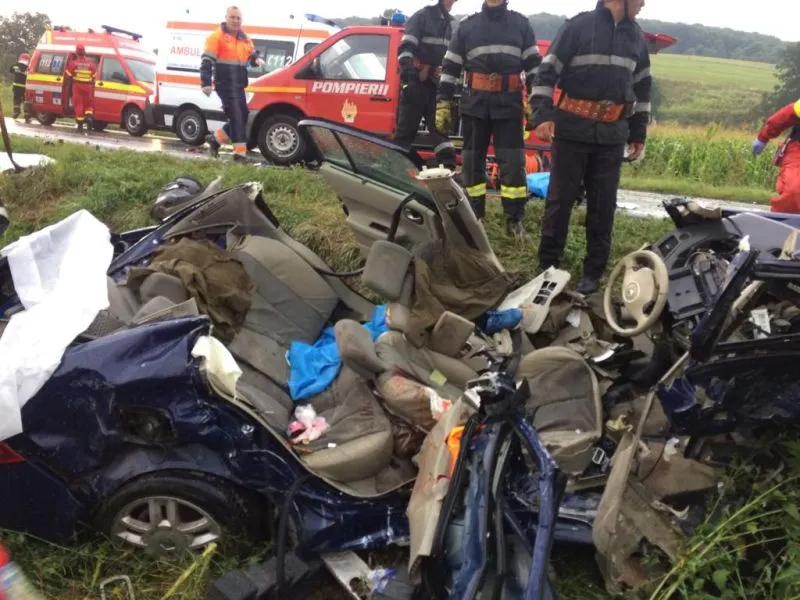 Accident cu doi morţi şi doi răniţi la intrarea în Şendreni