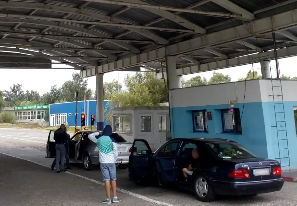 Permis de conducere fals, descoperit la controlul de frontieră