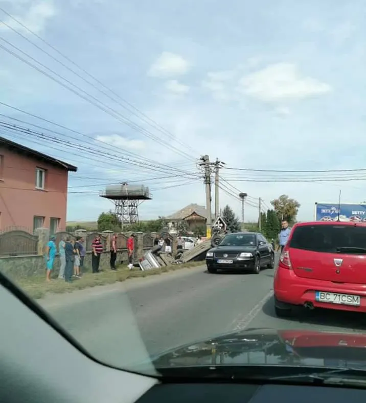 Accident din cauză de neacordare de prioritate, pe strada Stadionului