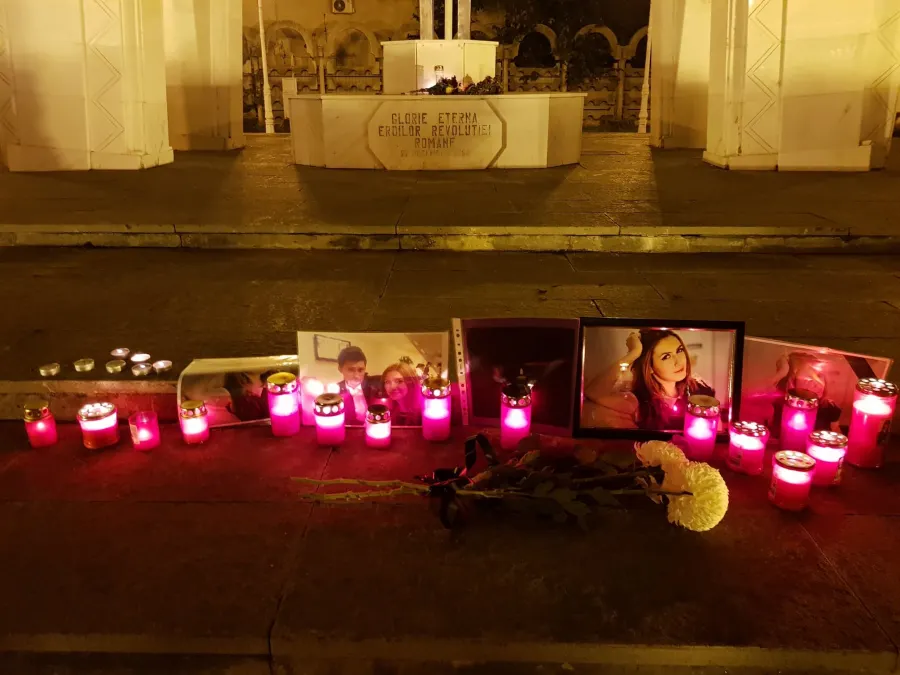 Zeci de gălăţeni au comemorat victimele incendiului din Colectiv