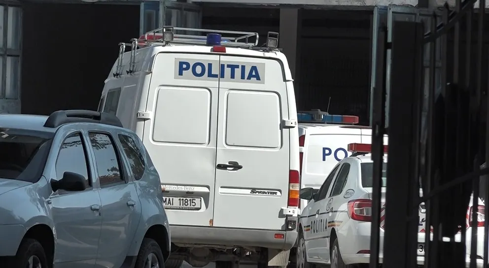 Care pe care - și-a înjunghiat nevasta și a fost împușcat