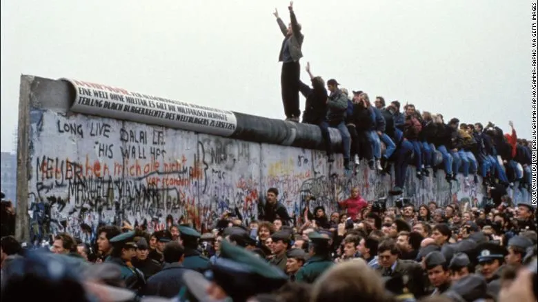 Se împlinesc 30 de ani de la căderea Zidului Berlinului
