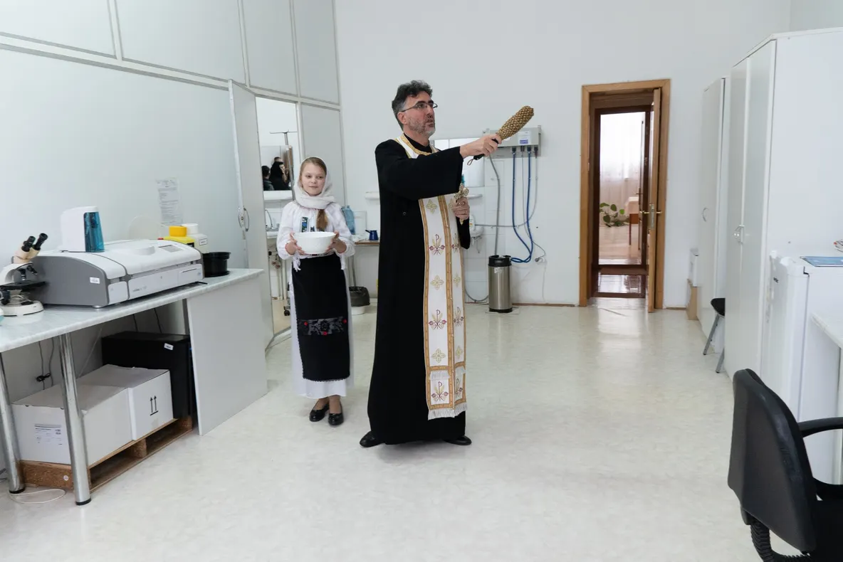 Sărbătoare la Centrul "Sfinţii Doctori fără de arginţi Cosma şi Damian"