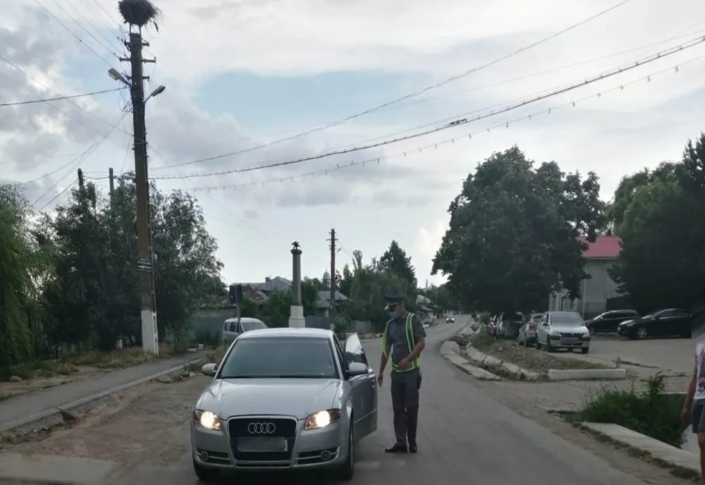 Comunicat de presă - un tată și-a lăsat fiul fără permis să conducă mașina