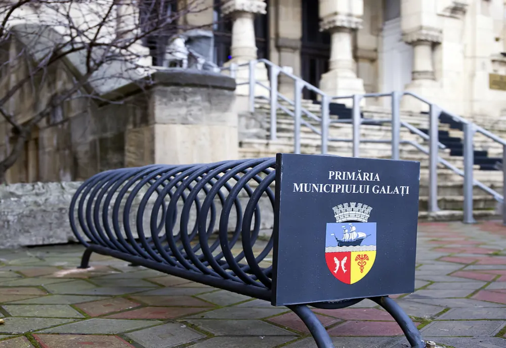 Primele rasteluri pentru biciclete montate în municipiul Galați