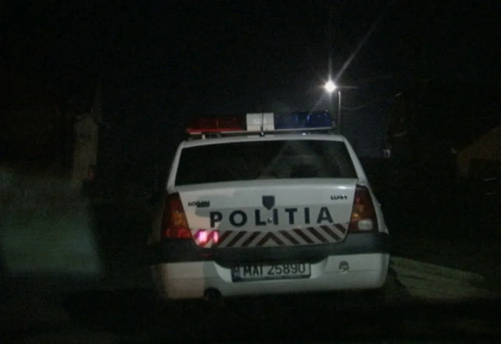 A vrut să se furișeze mergând cu farurile stinse