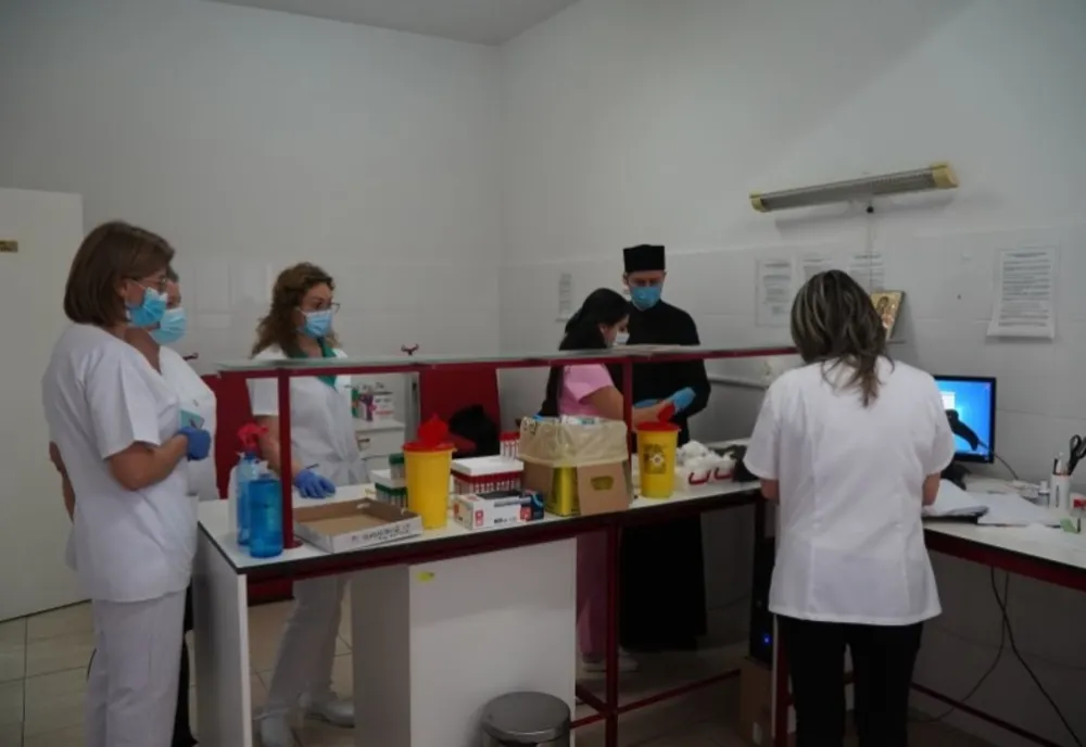 Acţiune de donare de sânge din partea a 55 de preoţi şi credincioşi din Tecuci