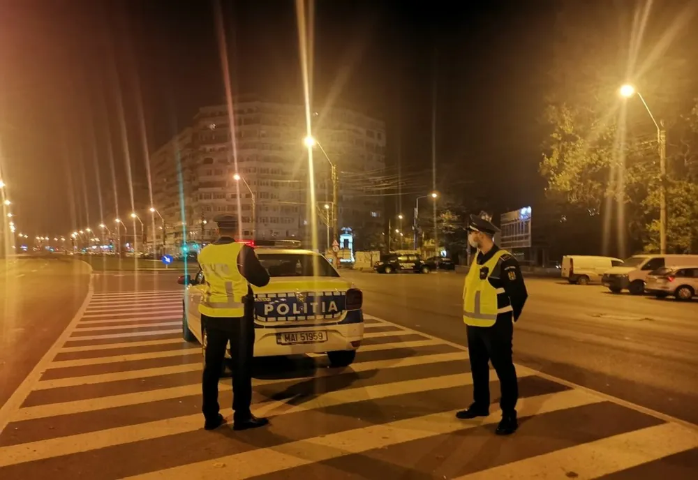 Un  tânăr gălățean băut și fără permis a lovit cu mașina un autoturism parcat și a vrut să părăsească locul accidentului