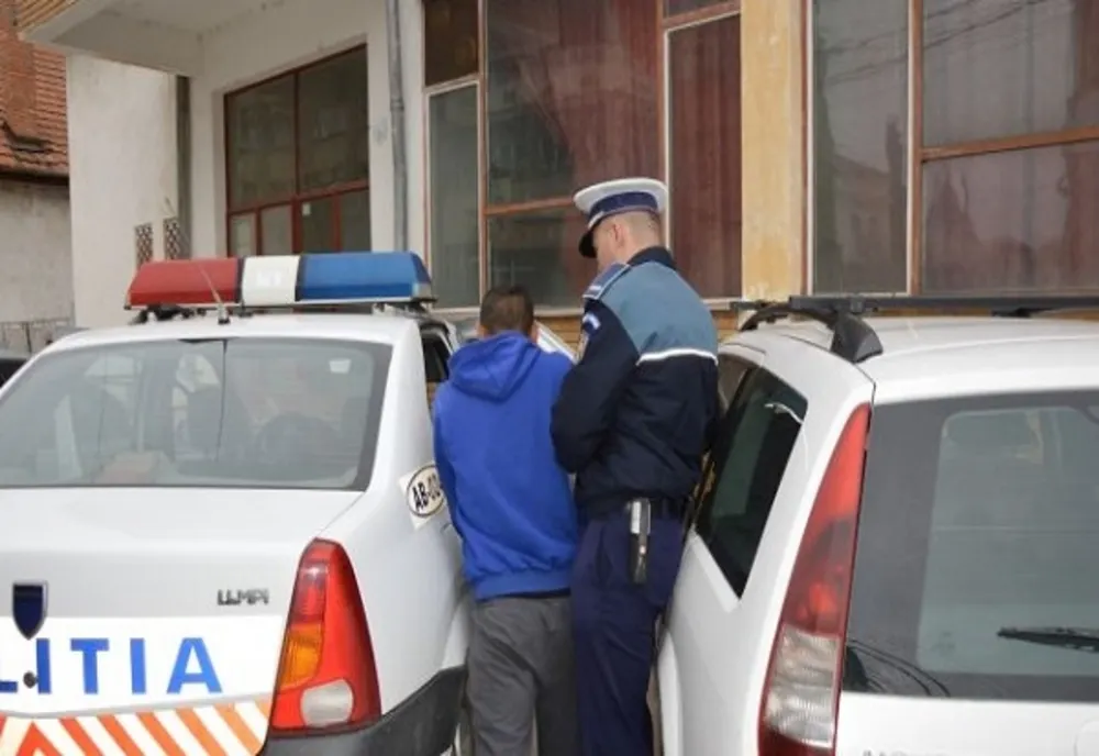 Judecătorii au dispus control judiciar pentru adolescenții care furau dintr-un market din Galați