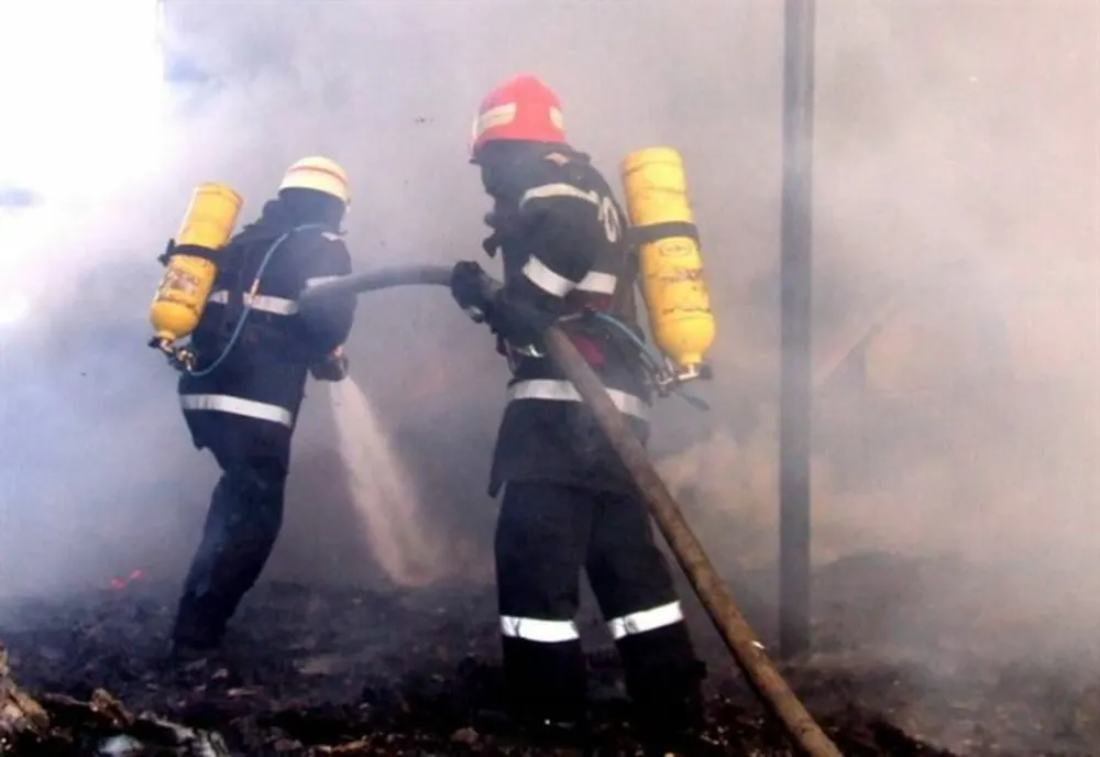 Incendiu de la un coș de fum deteriorat