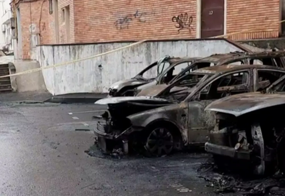 Pagube de 20000 de euro în urma incendiului din parcarea din cartierul Mazepa