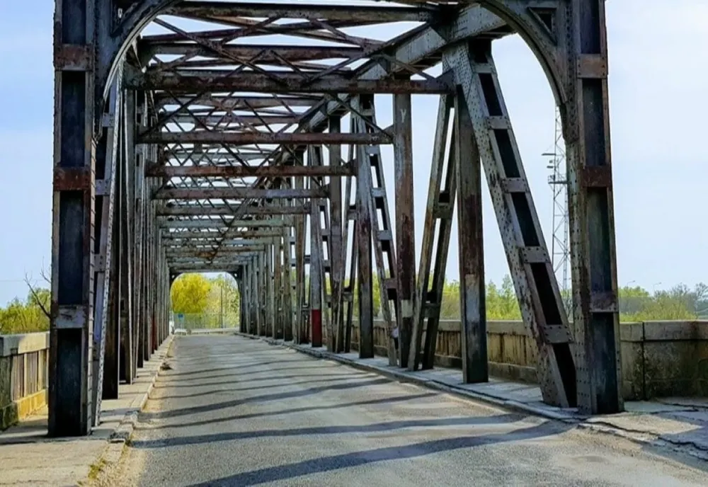 CNAIR anunţă că s-a reluat circulaţia pe ambele benzi ale Podului peste râul Prut de la Giurgiuleşti