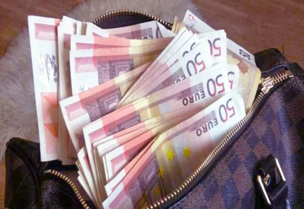 Gălățeancă trimisă în judecată pentru trafic de influență în formă continuată