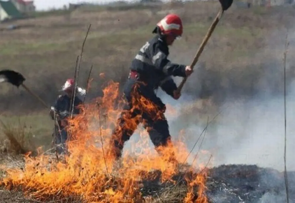 În ultimele zile, pe raza județului Galați, au avut loc zece incendii de vegetație uscată
