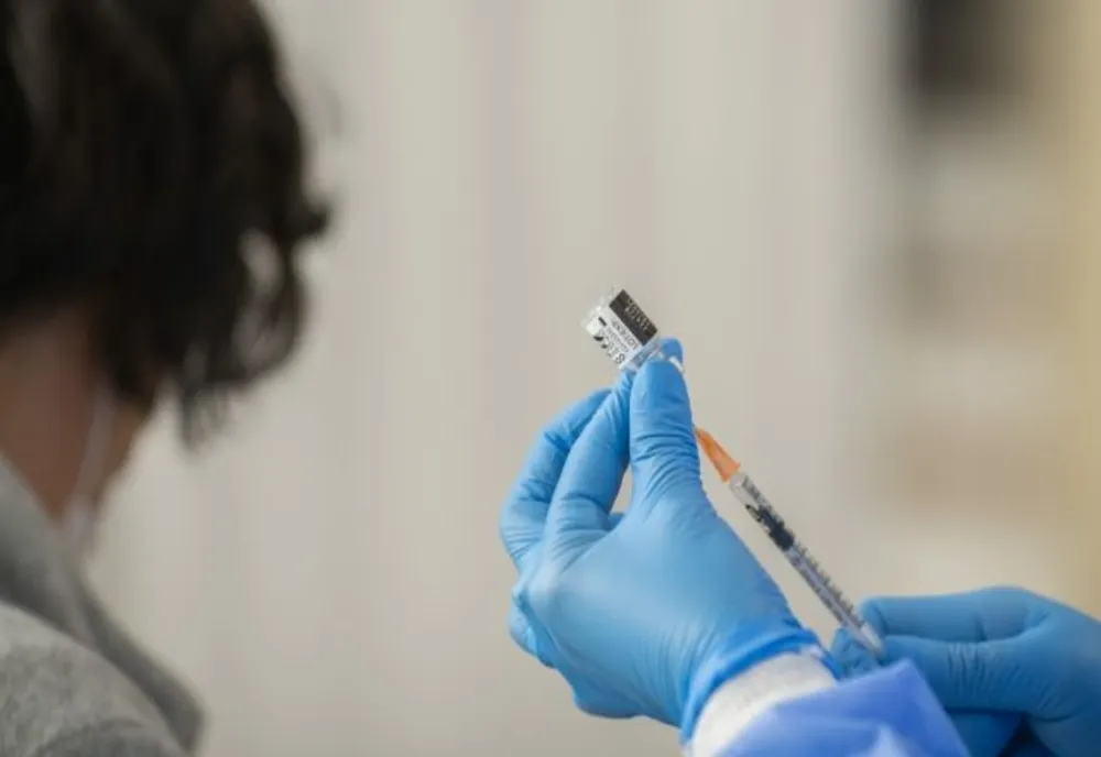 Centrele de vaccinare de la Sala de spectacole „Ion Petrovici” din Tecuci au fost închise