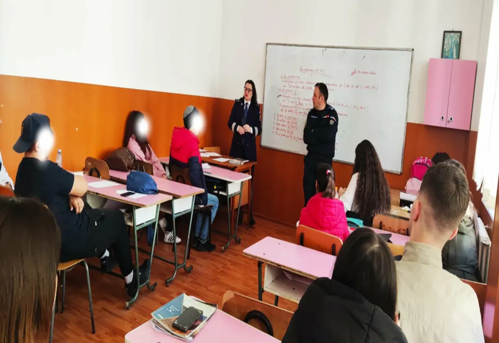 Jandarmii și polițiștii gălățeni au ținut ora de dirigenție