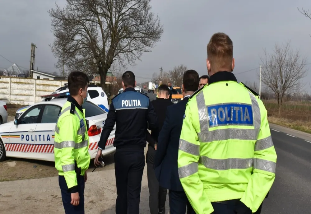 Acuzat de 3 infracțiuni de furt calificat, reținut pentru 24 de ore