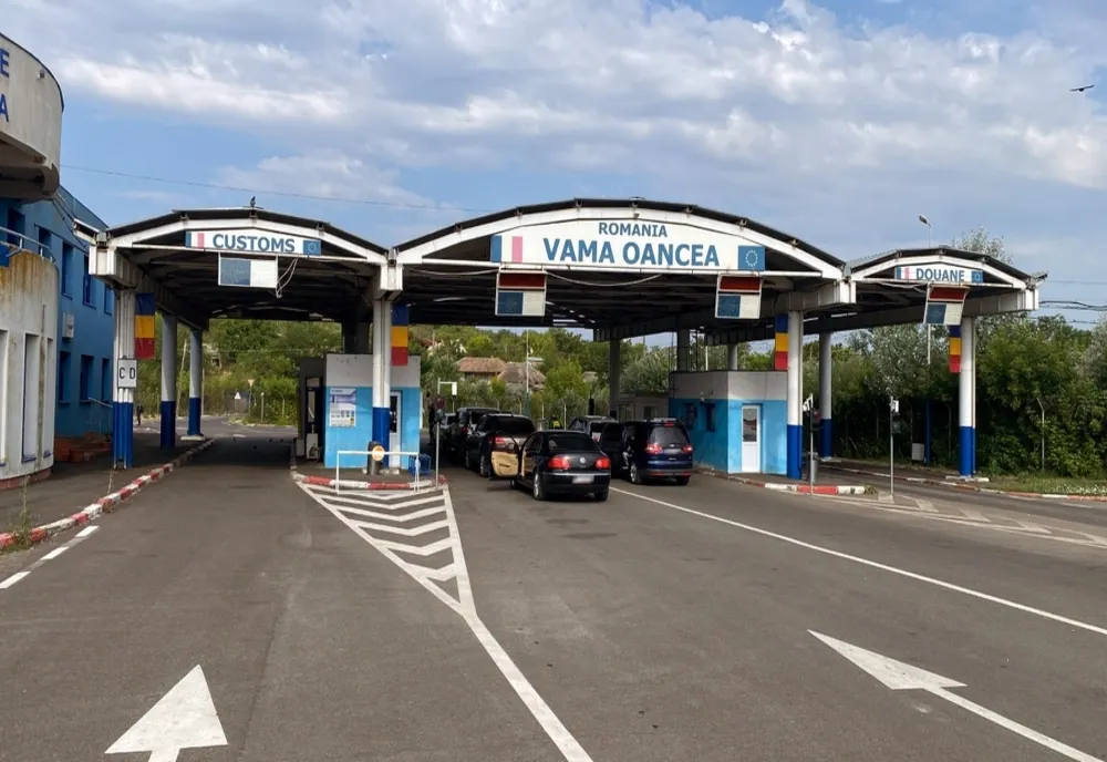 S-a prezentat la vamă cu dreptul de a conduce suspendat