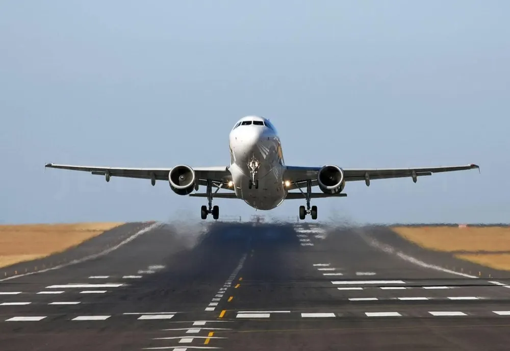 Două asocieri de firme au depus oferte pentru studii de fezabilitate la Aeroportul de la Braniștea