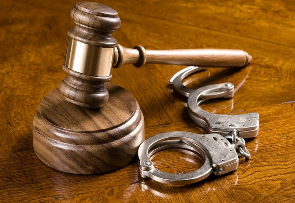 Bărbat reținut de polițiști pentru încălcarea ordinului de protecție