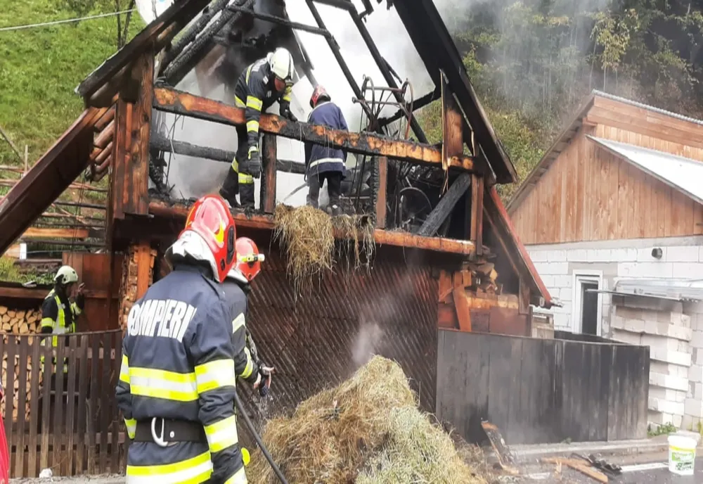 Reținut pentru 24 de ore după ce a incendiat intenționat o anexă la un imobil situat în localitatea Tătarca