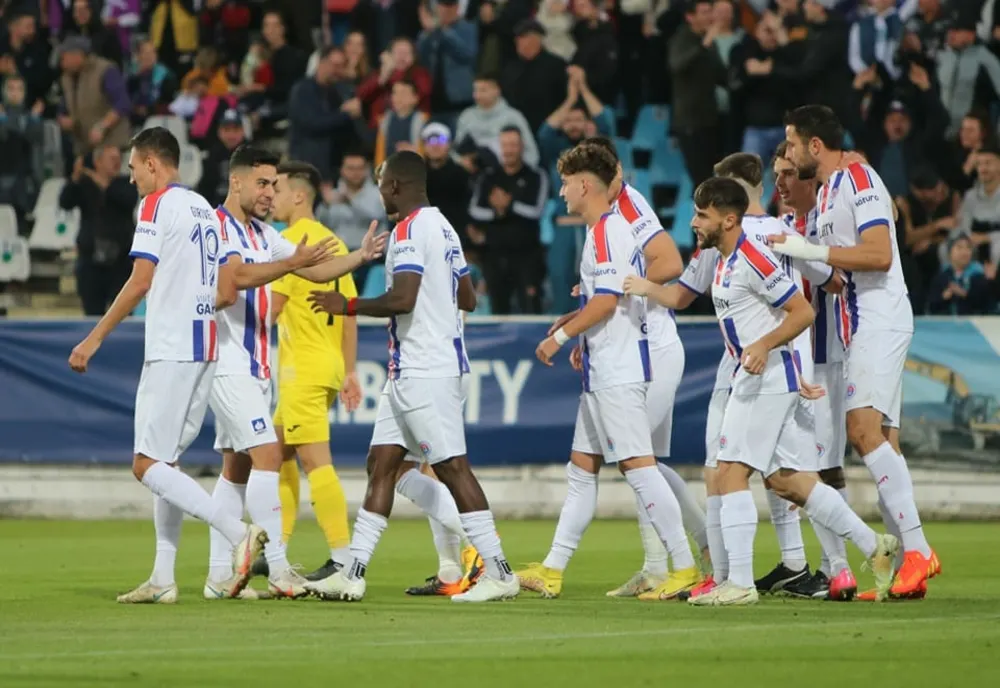 Victorie ”în stil Dan Petrescu” pentru echipa antrenată de Dorinel Munteanu