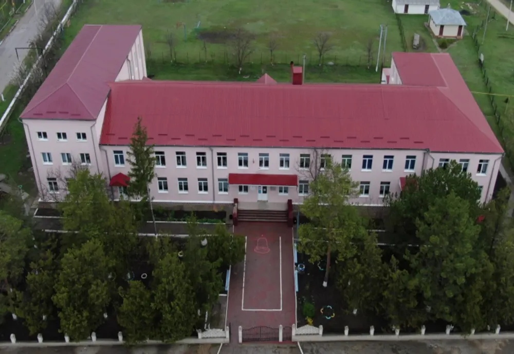 Instituția Publică Gimnaziul Roșietici, raionul Florești, Republica Moldova, s-a înfrățit cu două școli gimnaziale din comunele Vârlezi și Umbrărești, județul Galați