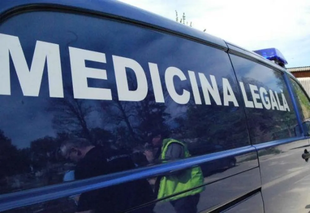Găsit spânzurat într-o anexă a locuinței