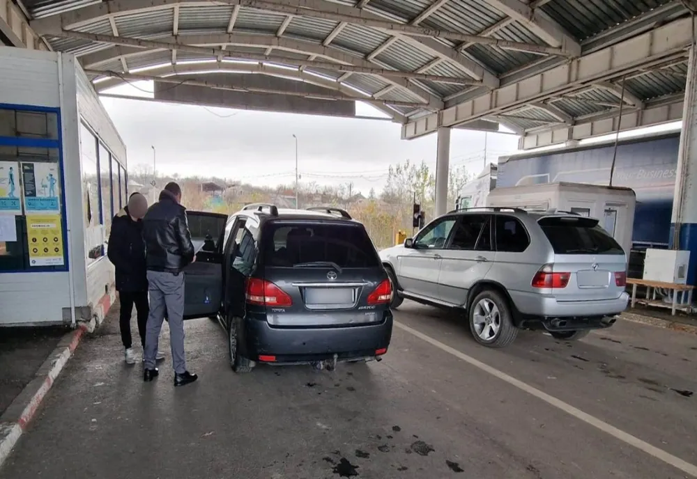 Permis de conducere fals descoperit la controlul de frontieră de la Punctul de Trecere a Frontierei Oancea