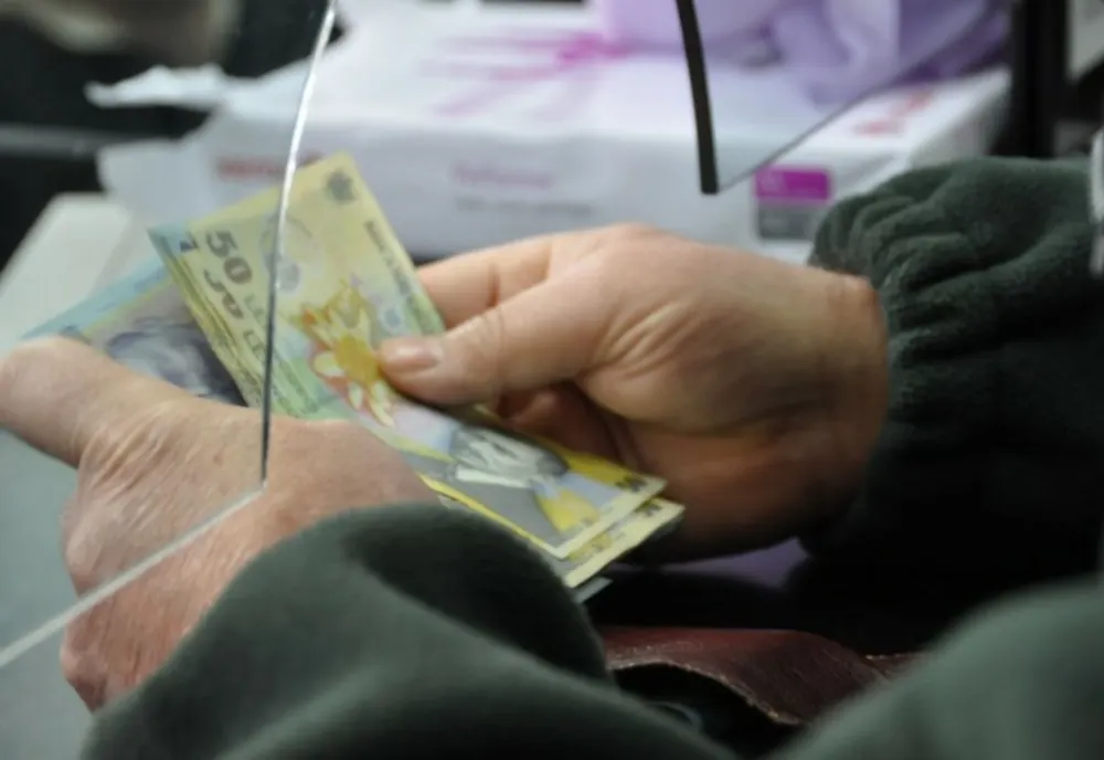 Nu se mai reţine contribuţia de asigurări sociale de sănătate pentru veniturile din pensii, pentru partea care depăşeşte suma lunară de 4.000 lei 