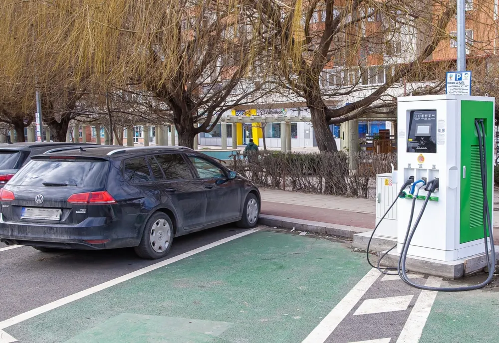 Noi stații pentru mașinile electrice, puse în funcțiune
