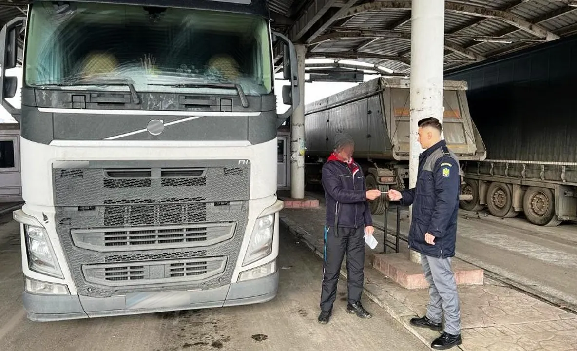 Șofer turc, s-a prezentat în vama din Galați, sub influența băuturilor alcoolice