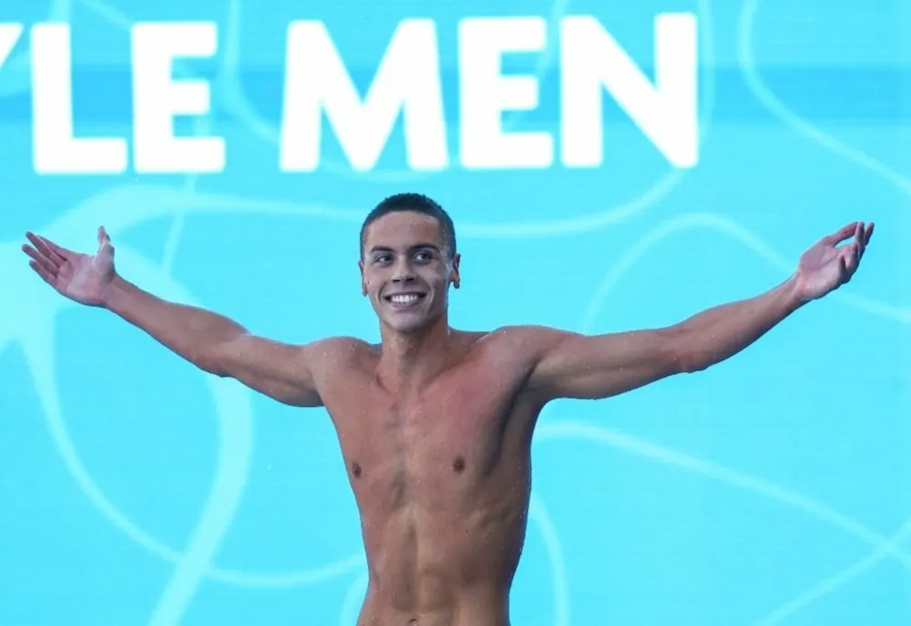 David Popovici, record mondial în proba de 100 de metri ștafetă
