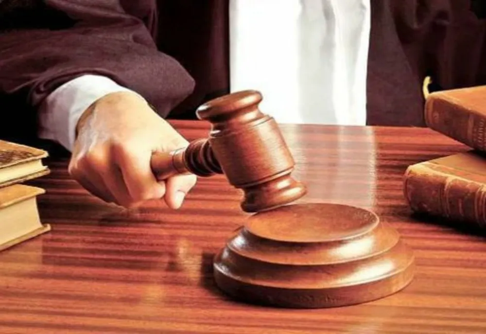 Femeia din Galați care și-a ucis în bătaie propria fiică de 9 ani, trimisă în judecată