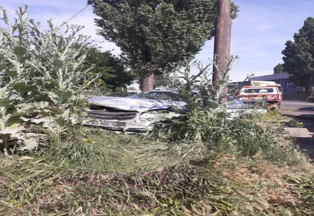 FOTO: Accident cu trei autovehicule implicate și mai multe persoane rănite 