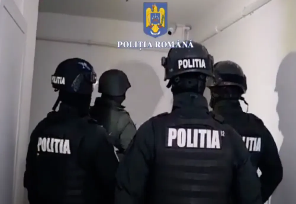37 DE PERCHEZIȚII DOMICILIARE LA PERSOANE CERCETATE PENTRU LOVIRE SAU ALTE VIOLENȚE, CAMĂTĂ ȘI ȘANTAJ