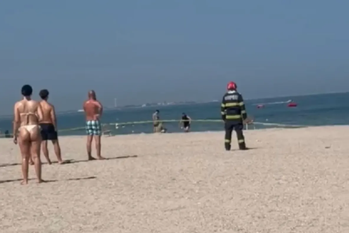 Alertă pe o plajă din Mamaia după apariția unui obiect suspect. Ce au descoperit autoritățile