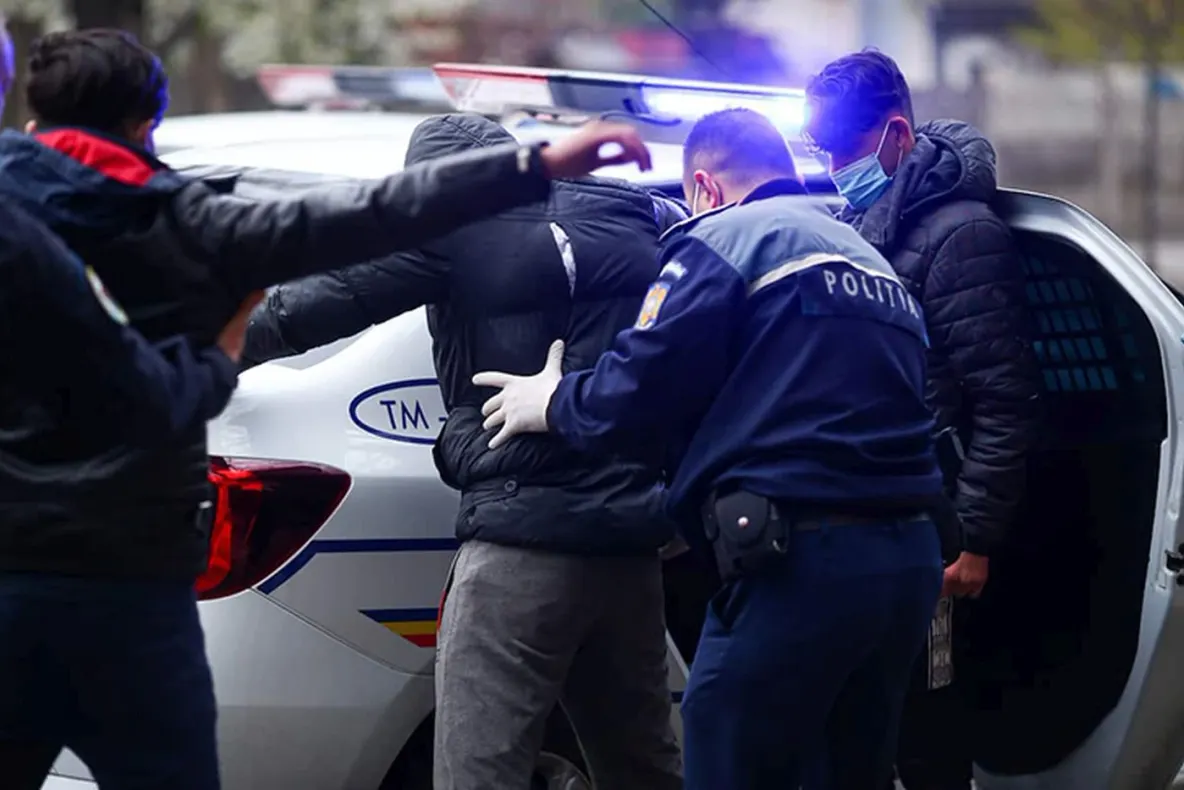 Doi tineri din Brăila, condamnați pentru tâlhărie calificată. Au fost încarcerați la Galați