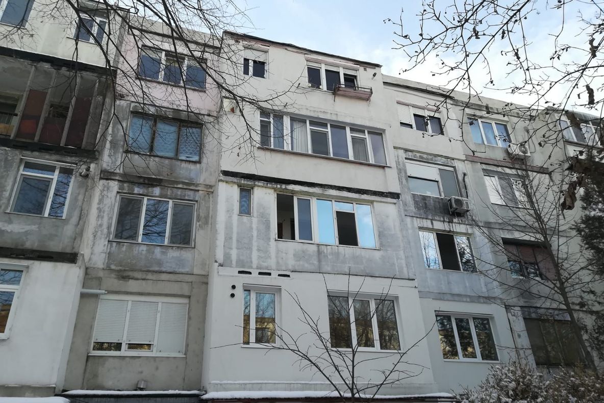 Trei gălățeni, găsiți morți în casă, probabil intoxicați cu monoxid de carbon