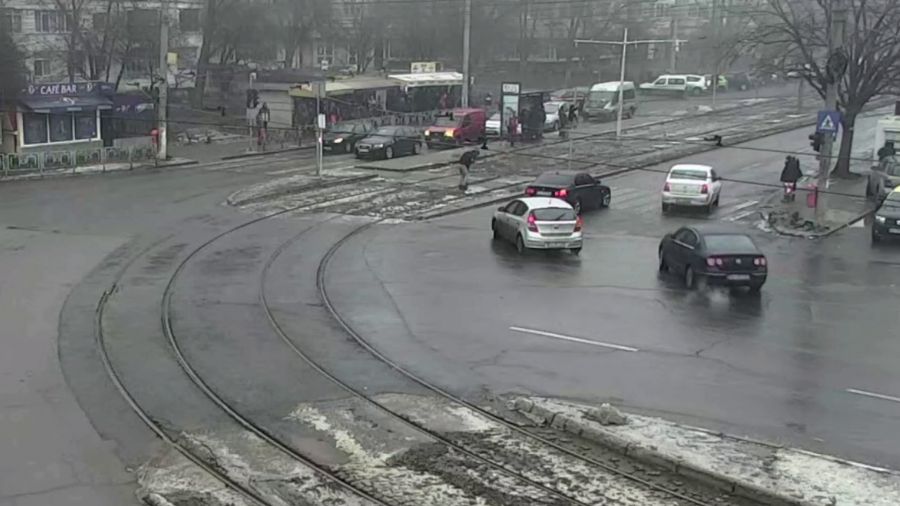 A încercat să înjunghie un șofer care l-a admonestat că blochează traficul