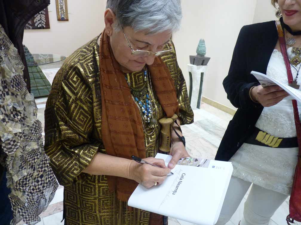 Expoziţie de pastel şi tapiserie Cela Neamţu, la Galaţi