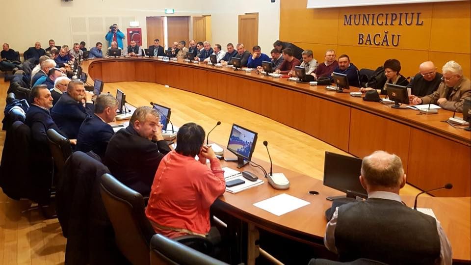 Gospodăriile din comunele gălăţene n-au unde să-şi ducă gunoiul