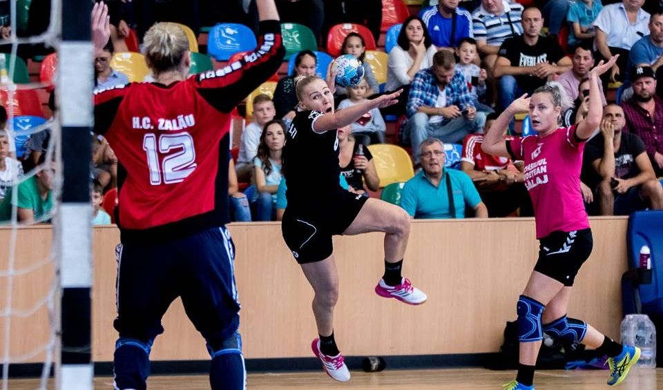 Handbalistele de la CSM Galaţi, învinse cu zece goluri la Zalău