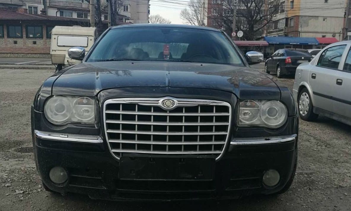 Autoturism depistat în trafic cu un autocolant ITP fals