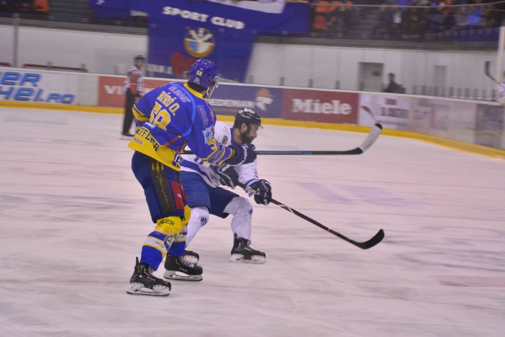 Hocheiştii gălăţeni au câştigat la Braşov şi atacă primul loc